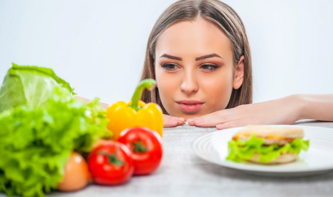 Chica comiendo sano Chica comiendo sano