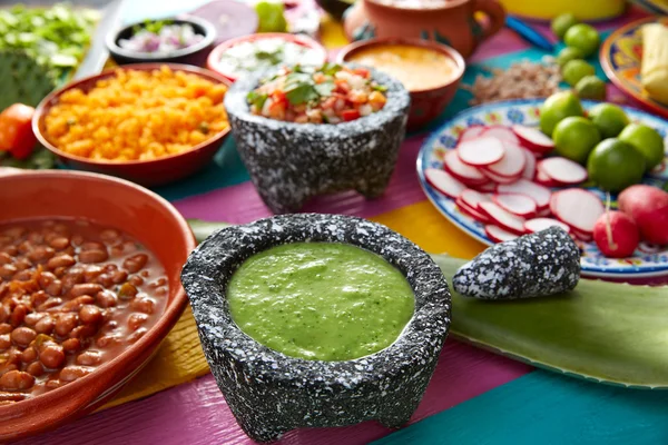 Buffet de antojitos mexicanos