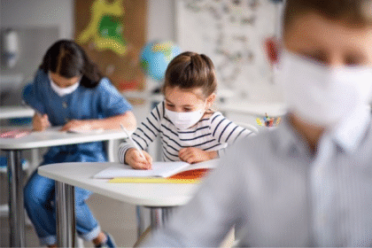 Niños en la escuela